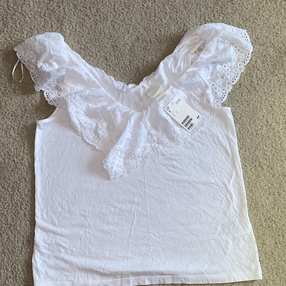 NEW WITH TAGS- H&M Lace Top
